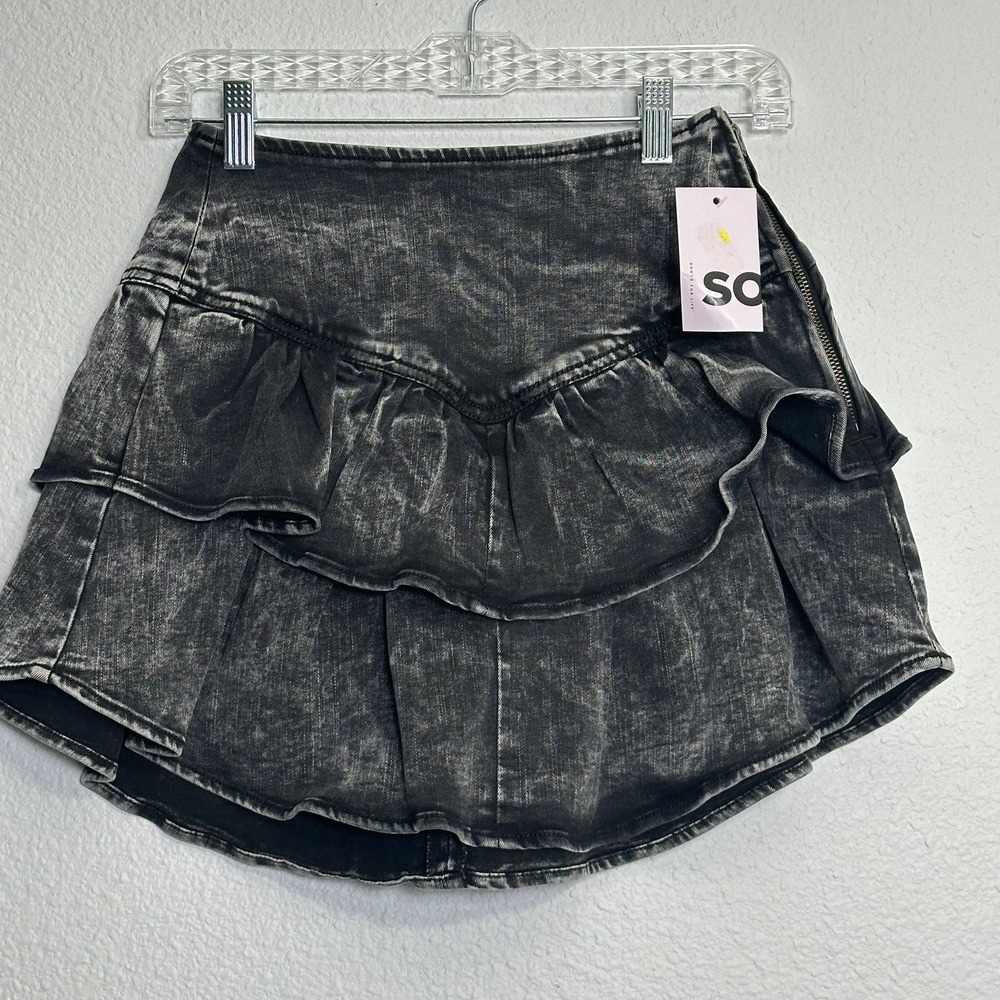 SO Tiered Ruffle Denim Mini Skirt Black Wash Womens 1 25W Coquette Dark NWT Boho